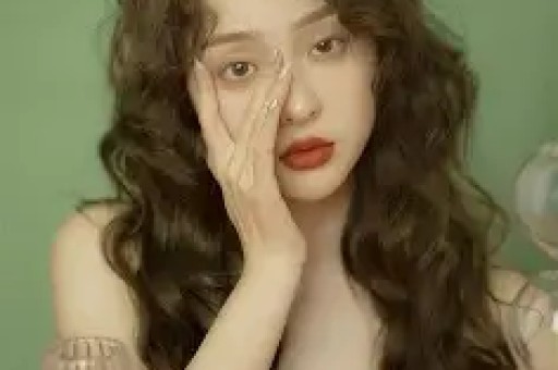 内娱知名女星被拘：身份被扒原因曝光逮捕画面流出